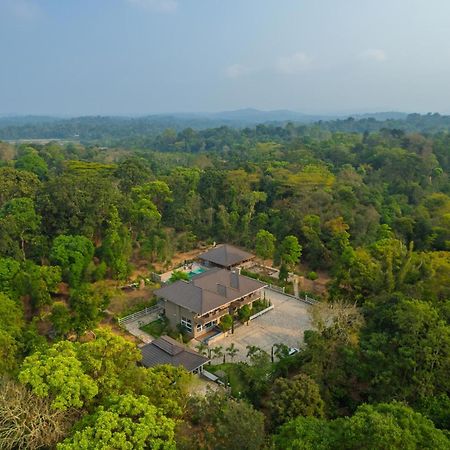 Coffee & Mist Luxury Villa- Comp Breakfast, Pool, Lounge, And Coffee Estate By Stayvista มาดิเครี ภายนอก รูปภาพ