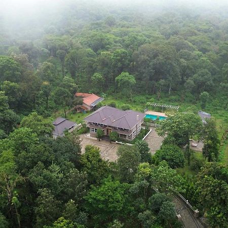 Coffee & Mist Luxury Villa- Comp Breakfast, Pool, Lounge, And Coffee Estate By Stayvista มาดิเครี ภายนอก รูปภาพ