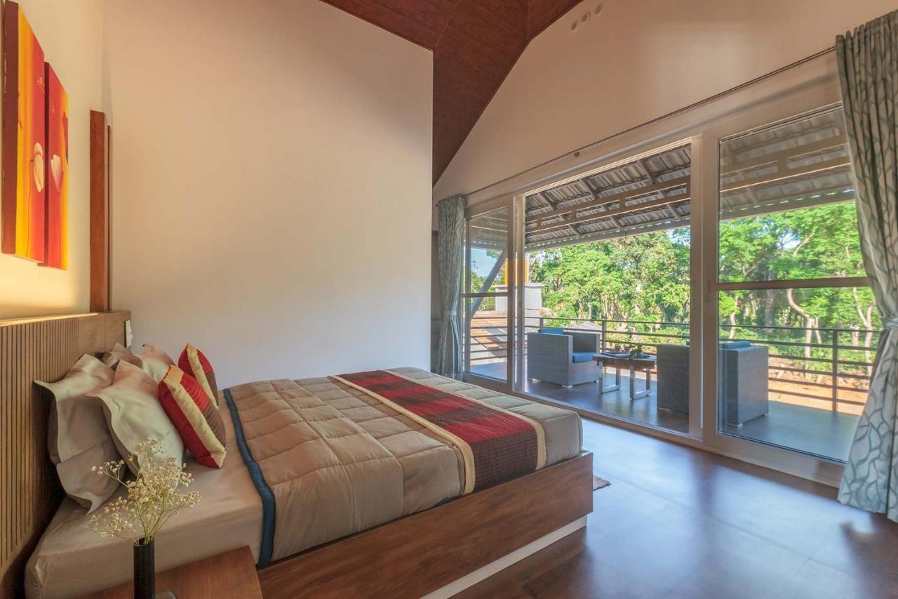 Coffee & Mist Luxury Villa- Comp Breakfast, Pool, Lounge, And Coffee Estate By Stayvista มาดิเครี ภายนอก รูปภาพ