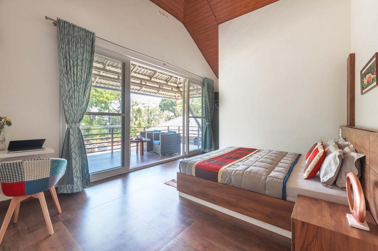 Coffee & Mist Luxury Villa- Comp Breakfast, Pool, Lounge, And Coffee Estate By Stayvista มาดิเครี ภายนอก รูปภาพ