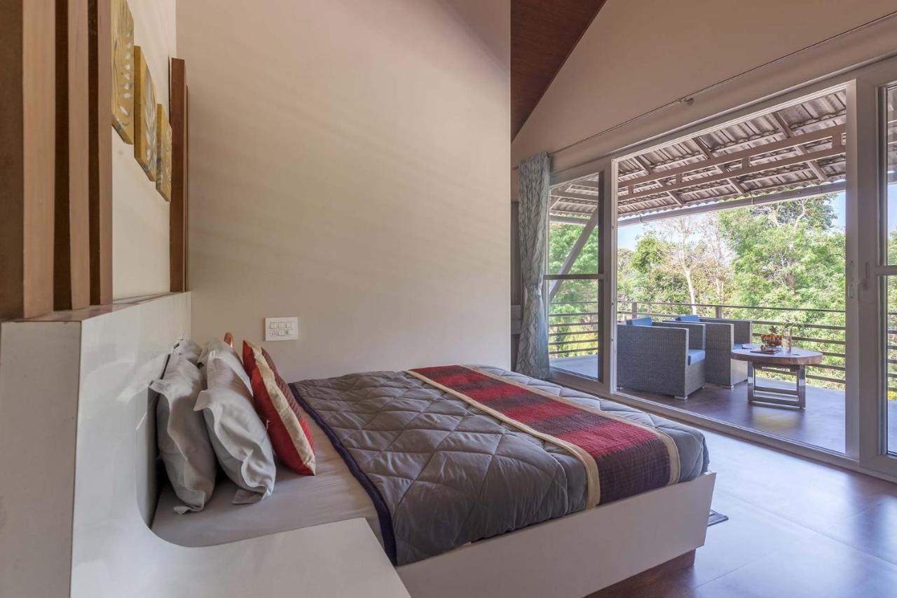 Coffee & Mist Luxury Villa- Comp Breakfast, Pool, Lounge, And Coffee Estate By Stayvista มาดิเครี ภายนอก รูปภาพ