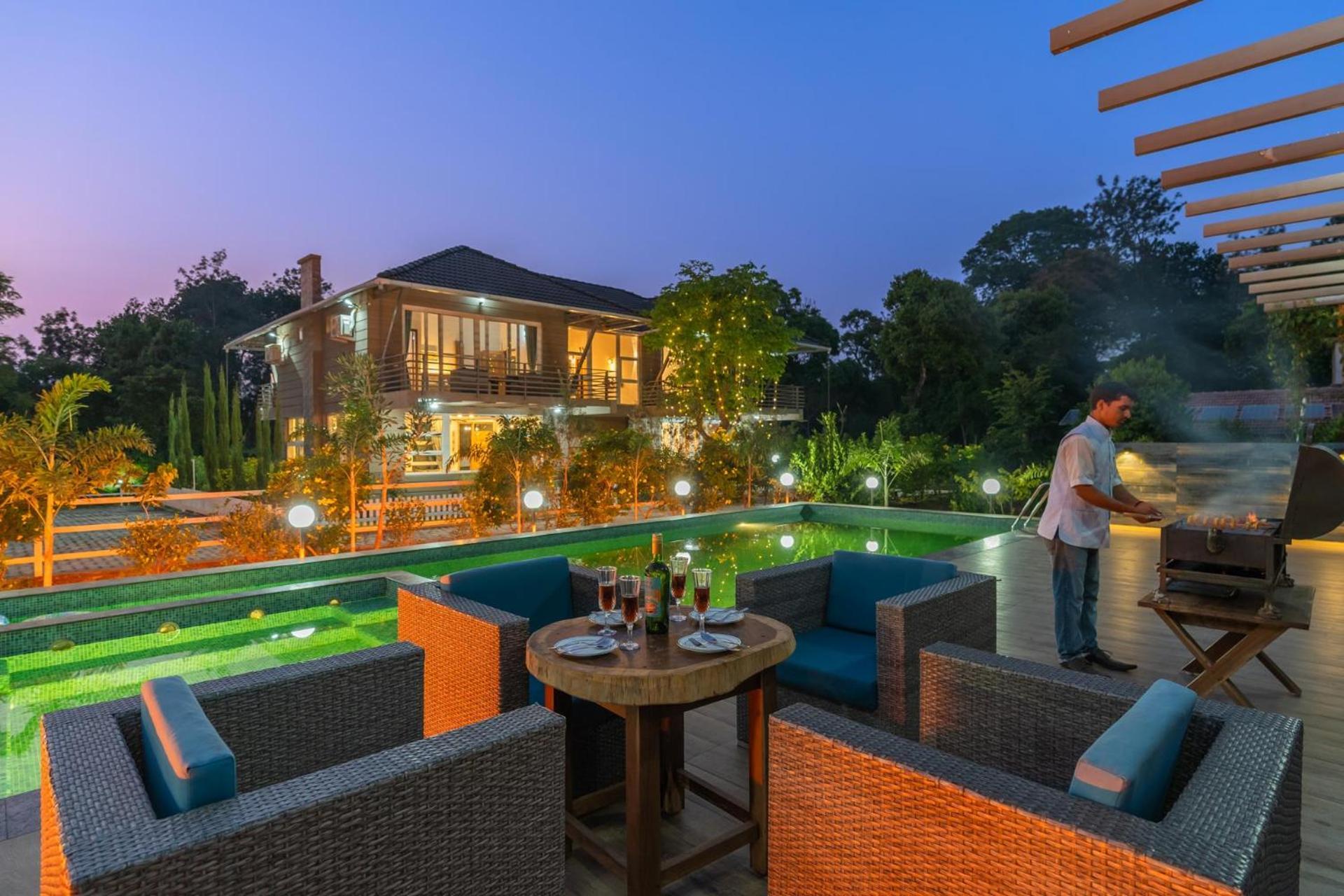 Coffee & Mist Luxury Villa- Comp Breakfast, Pool, Lounge, And Coffee Estate By Stayvista มาดิเครี ภายนอก รูปภาพ